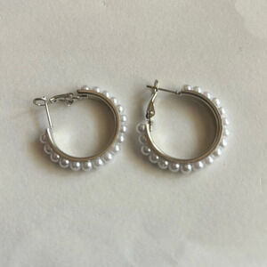 3/$20 Silver Tone White Faux-Pearl Beaded Hoop Clip Earrings 1" Pierced